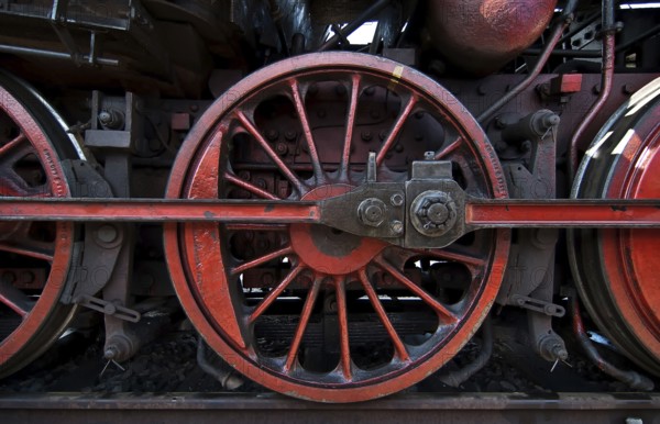 Steam locomotives were the first self-propelled, mechanically driven rail vehicles and dominated rail transport from its inception until the middle of the 20th century. Steam locomotives were also the driving force behind the rapid development of transport technology and national and international trade. Steam locomotives were the first self-propelled, self-propelled rail vehicles and dominated rail traffic from its origin to the middle of the 20th century. Steam locomotives were also the bearers of the rapid development of transport technology, as well as of national and international trade