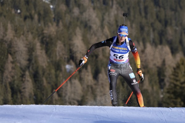 Top on the track: Franziska Preuß (SC Haag) crossing the finish line in the pursuit at the IBU Biathlon World Championships Lenzerheide 2025, Lenzerheide, Switzerland / SUI / CH