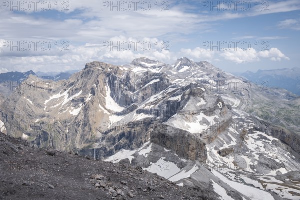 Monte Perdido, 3355 meters, route of ascent to the Taillon, French Pyrenees, France, Europe