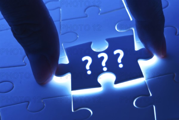 Success concept, Success word on puzzle piece with back light