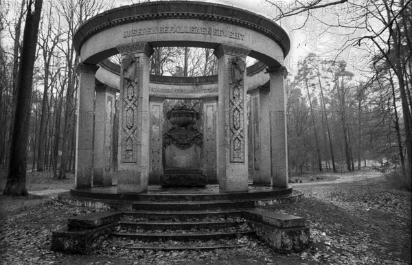 Germany, Eberswalde, 25.03.1992, War memorial in Eberswalde, Dedicated to our fallen, Europe