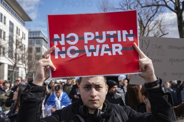 17.03.2024, Berlin, Germany, Europe, Thousands of people protest in front of the Russian Embassy on Unter den Linden in Berlin's Mitte district under the title, Europe