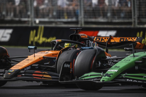 Oscar Piastri of Australia drives the McLaren Formula 1 Team MCL39 during qualifying in the 2025 Australian Grand Prix at Albert Park in Melbourne, Australia, Oceania