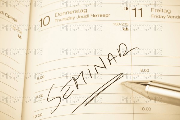 One date is entered in a calendar: Seminar Austria