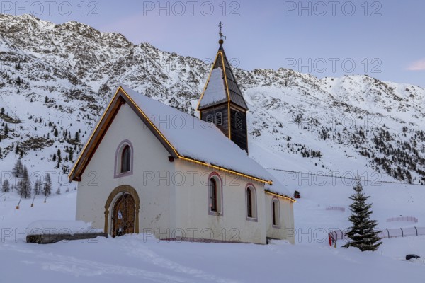 Chapel of the Holy Family, Kurzras, Schnalstal Valley, South Tyrol, Italy, Europe
