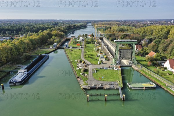 Repair Works at a canal lock in North Rhine-Westphalia, along the Wesel-Datteln Canal. The larger lock was completed in 1928 and has lift gates at both ends. It is 222 meters long, 12 meters wide and is designed for a draft of 2.80 meters, with a filling capacity of 26, 500 cubic meters. The inset bollards needed to be replaced in 2022