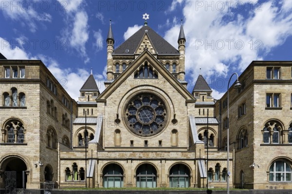 The Cologne synagogue in Roonstrasse on a sunny day