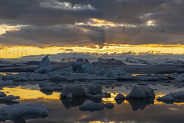 Evening at Jökulsarlon, south coast, Iceland, Europe