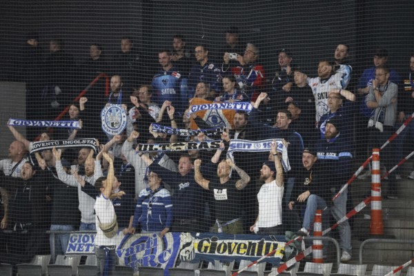 The travelling Ingolstadt fans celebrate the 6:3 victory in Schwenningen after the game of the DEL 24-25, Sptg. 5: Schwenninger Wild Wings vs ERC Ingolstadt, Villingen-Schwenningen, Germany / Germany