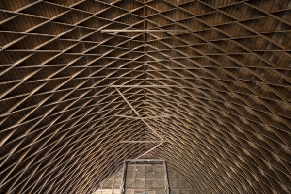 Klingberg near Scharbeutz, Garkau estate, built 1924-1926 by Hugo Häring, barn with Zollinger roof construction
