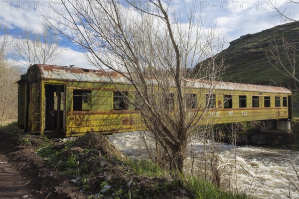 Bridge, old train carriage, river, Lesser Caucasus, Georgia, Asia