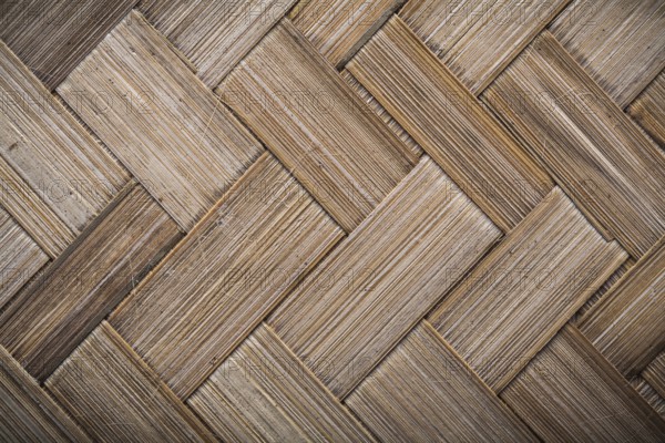 Wicker rowing table mat horizontal view