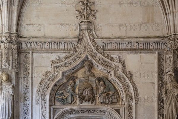 La Verónica, bajorrelieve de alabastro policromado, claustro, Monasterio de San Juan de los Reyes, Toledo, Castilla-La Mancha, Spain, Europe
