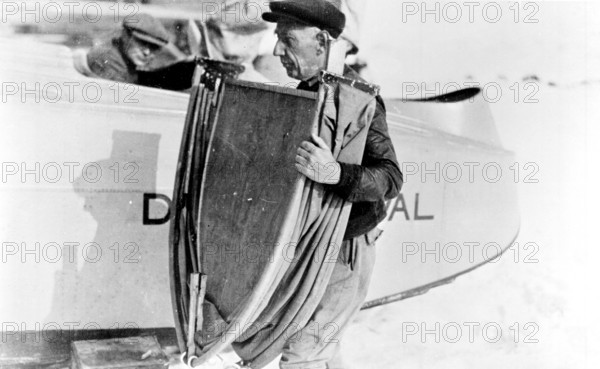 Roald Amundsen. Norwegian polar explorer. 1872-1928. In 1925, Amundsen made an attempt to reach the North Pole with the two flying boats N 24 and N 25. On 21 May 1925, the two flying boats started from Ny-Ålesund on Svalbard. On N 25 Hjalmar Riiser-Larsen was the pilot, Roald Amundsen the navigator and Karl Feucht the mechanic. On N 24 Leif Ragnar Dietrichson sat at the controls, Lincoln Ellsworth was the navigator and Oskar Omdal the mechanic. They landed at 87°44' north, but had great difficulty getting airborne again. Pictured: Roald Amundsen