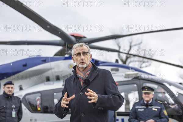 Minister of State Armin Schuster presents the new police helicopter together with State Police President Jörg Kubiessa and colleagues from the police helicopter squadron. This is the first of three new H145 police helicopters from Airbus Helicopters that have been taken over by the Saxony Police Helicopter Squadron for the qualification and further training of flying and technical personnel Dresden, Saxony, Germany, Europe