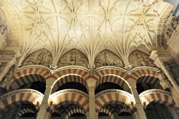La Mezquita, Mosque, Cathedral of Cordoba, Cordoba, Andalusia, Spain, Europe, Magnificent Gothic vaults with Moorish arches, rich in detail and atmospheric play of light, Europe