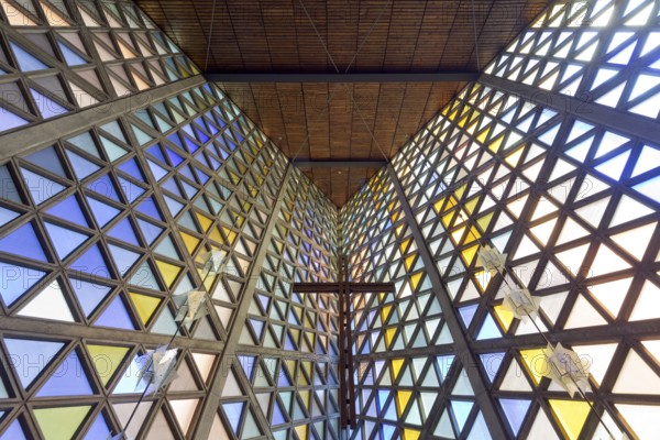 Completed in 1965 according to plans by the Kiel architects Hermann Weidling and Erhart Kettner, interior, St., Sankt, Saint