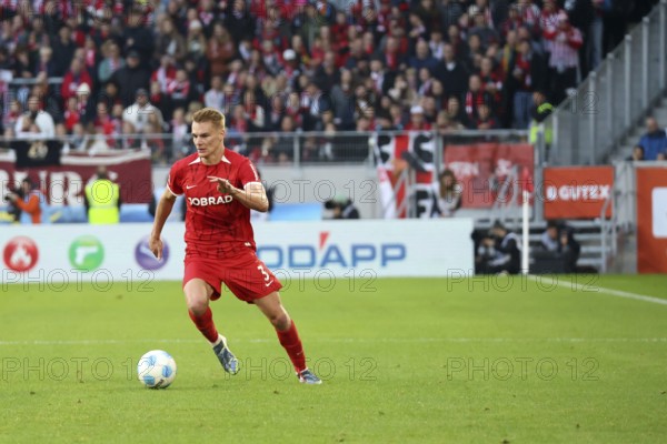 Philipp Lienhart (SC Freiburg) during the match of the 1st FBL: 24-25: 1st FBL: 24-25: 9th Sptg. SC Freiburg - FSV Mainz 05 DFL REGULATIONS PROHIBIT ANY USE OF PHOTOGRAPHS AS IMAGE SEQUENCES AND/OR QUASI-VIDEONan Photo: Joachim Hahne/johapress, Freiburg, Germany / Germany