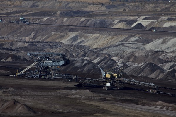Deutzen b Leipzig Opencast lignite mine VEREINIGTES SCHLEENHAIN 58351 Spoil heaps and excavators