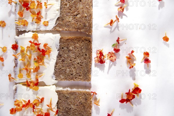Sandwiches made from bread and cheese to the smell of spring
