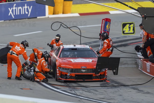 BRAD KESELOWSKI (6) of Rochester Hills, Michigan comes down pit road for service during the Xfinity 500 at Martinsville Speedway in Ridgeway, VA, Ridgeway, United States of America