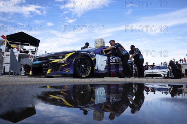 Shane van Gisbergen takes to the track to qualify for the Coke Zero Sugar 400 in Daytona, FL, USA, Daytona, United States of America, North America
