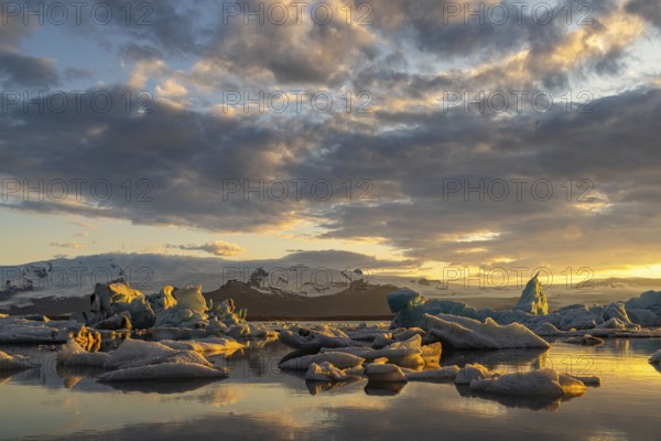 Evening at Jökulsarlon, south coast, Iceland, Europe