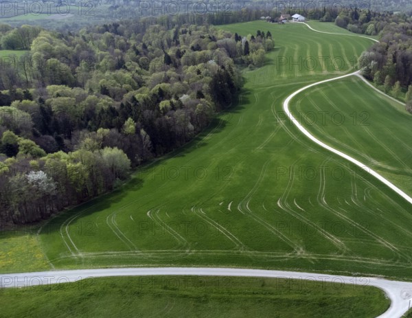 Idyllic, agricultural landscape in Upper Bavaria, farm in a secluded location, drone shot, Upper Bavaria, Bavaria, Germany, Europe