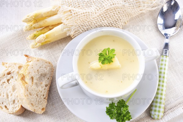 Delicious white asparagus cream soup