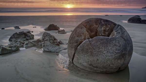New Zealand, Moeraki Boulders, Otago, Moeraki, stone boulders, South Island, Neuseelamn, Oceania