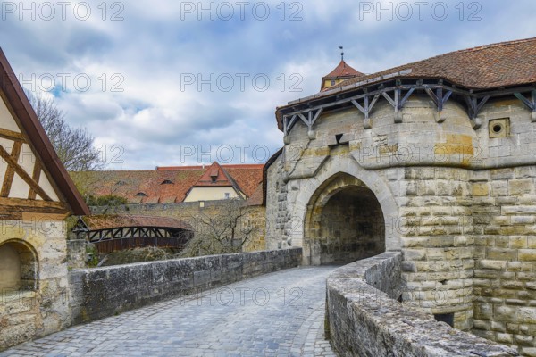 Town gate Spitalbastei or Spitalbastion, covered bridge, Rothenburg ob der Tauber, district of Ansbach, Middle Franconia, Franconia, Free State of Bavaria, Germany, Europe