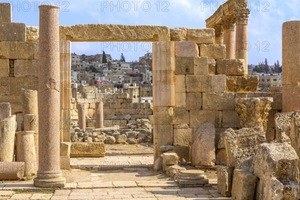 Jerash, Jordan, Columns of ancient street cardo maximus, Ancient Roman Gerasa of Antiquity, Asia