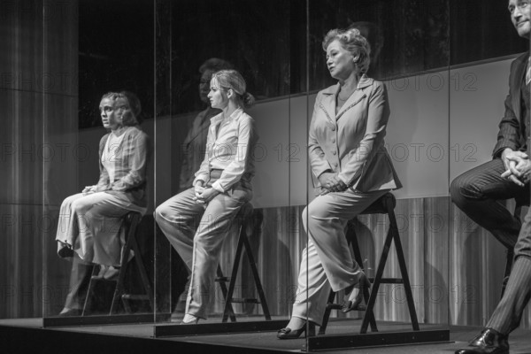 Director: Guntbert Warns Performers: with Dietrich Adam, Maya Alban-Zapata, Heikko Deutschmann, Johanna Griebel, Imogen Kogge Costumes: Ariane Warns, Felina Warns Photo rehearsal on 04.10.2018 at the Renaissance Theatre in Berlin