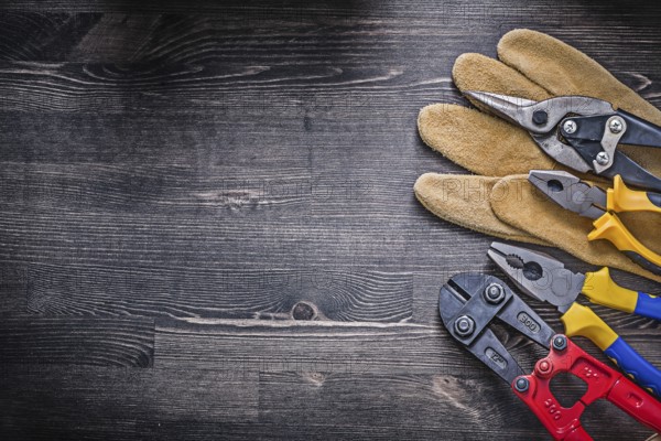 Protective glove steel cutter pliers tin snips horizontal view