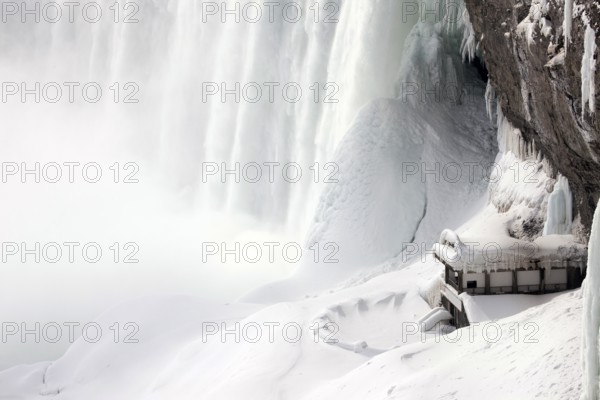 Winter Niagara Falls frozen snow and ice