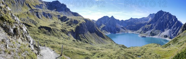 Panoramic view of the Lüner See from the Lünerkrinne, in the background Seekopf, Kanzelköpfe and Totalpk