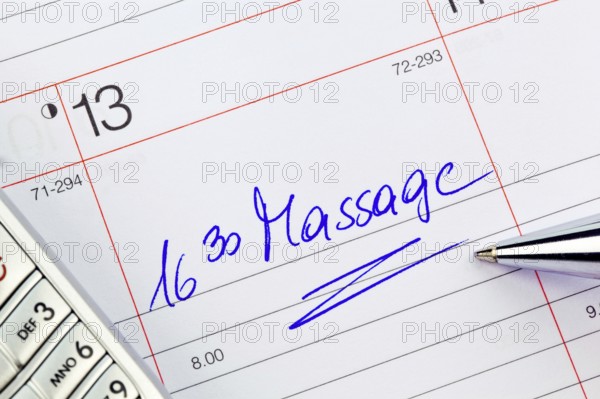 An appointment is entered in a calendar: Massage Austria