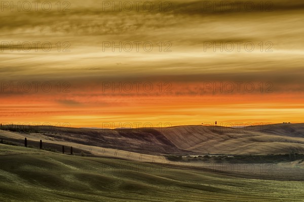 A beautiful sunrise over the hills of Tuscany