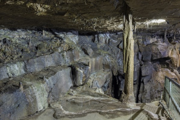Stalactites, stalagmite cave, Ingleborough Cave, Clapham, Yorkshire Dales, England, Great Britain