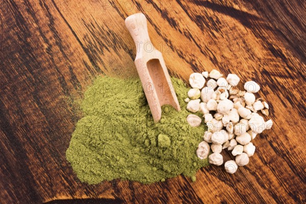 Moringa leaf powder and seeds