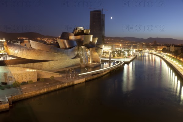 Guggenheim museum, Bilbao, Bizkaia, Spain, Europe