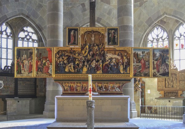 High altar, Protestant parish church of St Michae with organ, Gothic hall church, Schwäbisch Hall. Baden-Württemberg. Germany