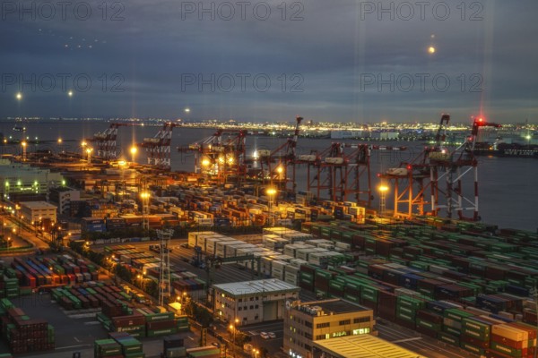 Night view of Odaiba, Tokyo Container Terminal. Shooting Location: Tokyo metropolitan area