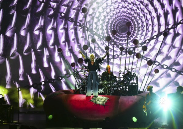 The US-American singer Pink live (buergerl. (Alecia Beth Moore) will be on stage at the Waldbuehne in Berlin on 11.08.2017