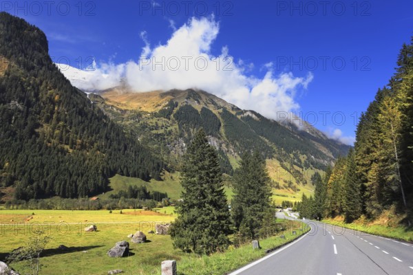 The famous Alpine road Grossglocknershtrasse. The autumn in the Austrian Alps. The beautiful sunny day in the national park of the Grossglockner