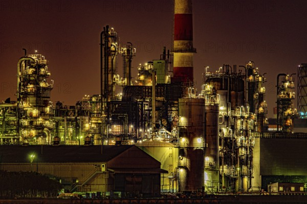 Factory night view of Kawasaki Keihin industrial zone. Shooting Location: Kawasaki City, Kanagawa Prefecture