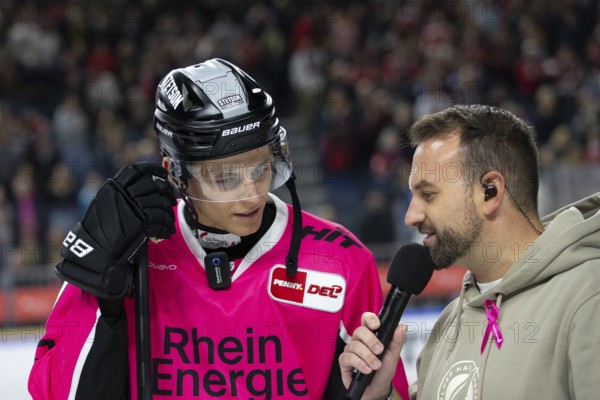 LanxessArena, Cologne, North Rhine-Westphalia, Jan-Luca Sennehnn (Cologne Sharks, #17), PENNY DEL, Cologne Sharks- Staubing Tigers on 03/10/2024 at the LanxessArena in Cologne Germany