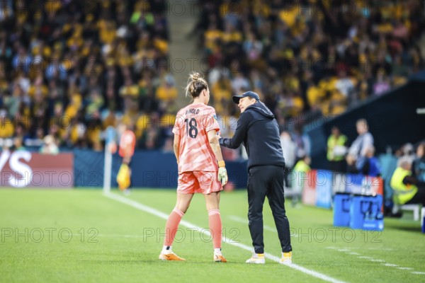 BRISBANE, AUSTRALIA, JULY 27: Tony Gustavsson, head coach of Australia and Mackenzie ARNOLD of Australia as Matildas and Australia plays Nigeria at the FIFA Women's World Cup Australia & New Zealand 2023 at Brisbane Stadium on July 27, 2023