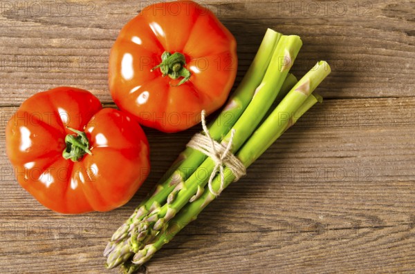 Asparagus and tomatoes