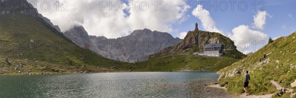 Wolayersee, Wolayerseehütte, Carnic Alps, Carinthia, Austria, Europe
